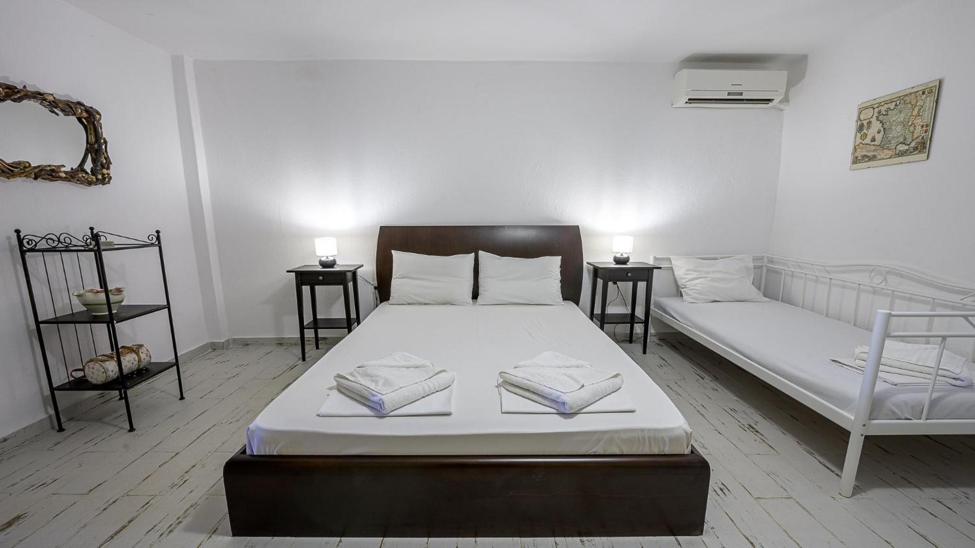Squirrel Beach Front Villa, Metamorfosi Exterior foto